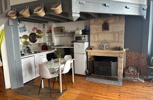 Capucins - Victoire Apartment | 🏡Spacious Duplex near Saint jean train station.🏡