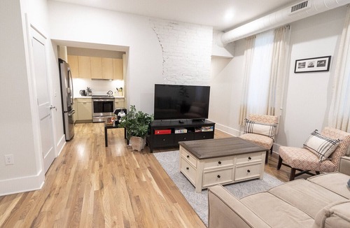 Central Business District Condo | Spacious, DWNT/OTR condo. minutes walk to the Reds/Bengals stadiums & more!