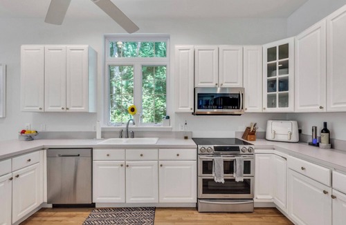 Northwest Harbor House | Spacious East Hampton Retreat Minutes Away from East Hampton Village,.