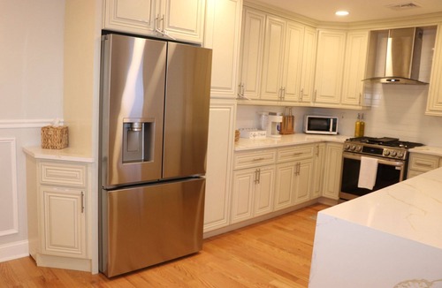 Uniondale Apartment | Spacious & Elegant 2 bedroom apartment in the heart of Uniondale