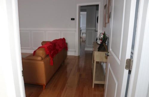 Uniondale Apartment | Spacious & Elegant 2 bedroom apartment in the heart of Uniondale