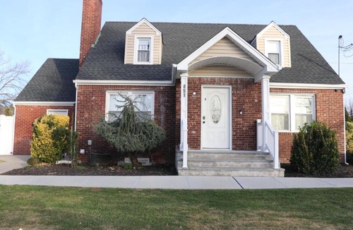 Uniondale Apartment | Spacious & Elegant 3 full bedroom apartment - Heart of Long Island