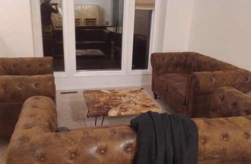 West Edmonton House | Spacious/Elegant house by West Edmonton Mall