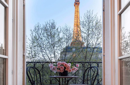 Quartier du Gros-Caillou Apartment | Spacious, Enchanting 1 Bedroom + Balcony and Insta-worthy Eiffel View