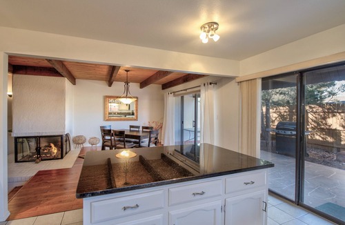 Albuquerque House | Spacious End-Unit Townhouse in Golf Course Community, mountain views!