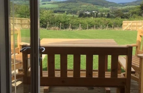 Dufftown Cabin | Spacious Ensuite Glamping Pod With Hot Tub