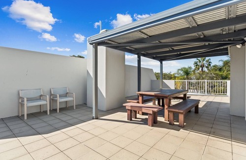 Torquay Apartment | Spacious Esplanade Apartment with Rooftop Access