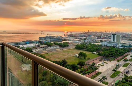 Ermita Condo | Spacious Executive 2BR and Bath with Amazing Sunset view in front of Luneta.