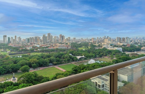 Ermita Condo | Spacious Executive 2BR and Bath with Amazing Sunset view in front of Luneta.