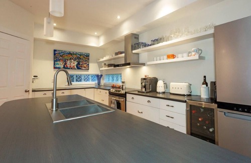 Pemberton House | Spacious executive Home with Mountain Views 3500 Sq Ft 5 min walk to town