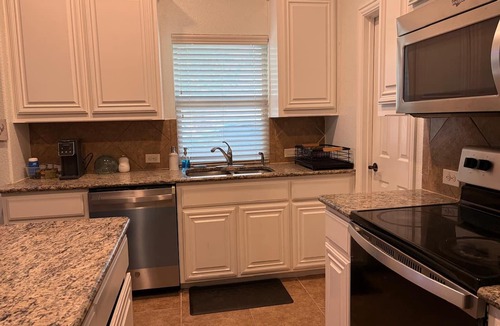 Midlothian House | Spacious Executive Retreat - Sleeps 8+