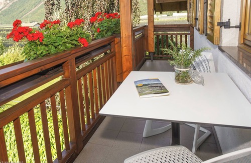 Auer Apartment | Spacious, family-friendly accommodation, 10 minutes from Lake Kaltern.