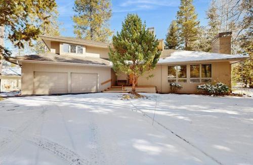 Sunriver House | Spacious family friendly home gym in garage W&D WIFI - SHARC resort amenities