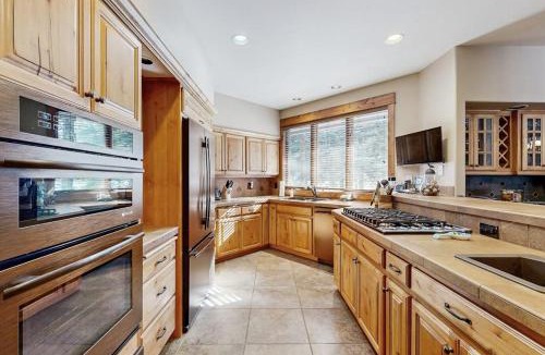 Sunriver House | Spacious family friendly home gym in garage W&D WIFI - SHARC resort amenities