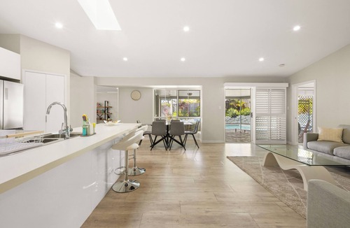 Mudgeeraba House | Spacious Family Home Wifi and Salt Pool