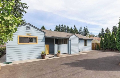 Pinehurst House | Spacious Family Home Featuring a Private Garden in North Seattle