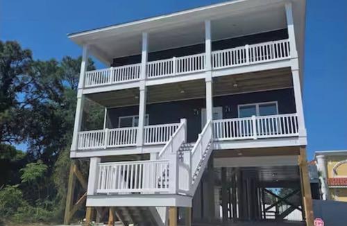 Atlantic Beach House | Spacious Family Retreat 5BR 5.5 Bath, Pool & Game Room in Atlantic Beach
