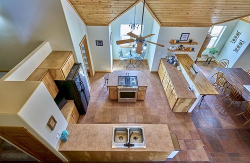 Joseph House | Spacious Farm House with Stunning Mountain Views
