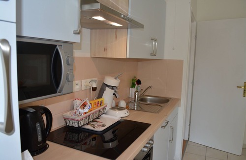 Saint-Louis Apartment | Spacious Flat Garden&parking 5min Basel Tram Bus
