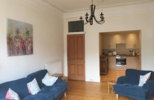 Bruntsfield Apartment | Spacious Flat in Popular Bruntsfield