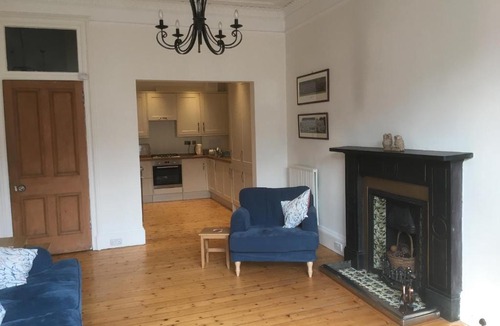 Bruntsfield Apartment | Spacious Flat in Popular Bruntsfield