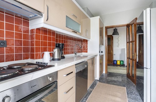 Caddebostan Mahallesi Apartment | Spacious Flat near Caddebostan Coast in Kadikoy