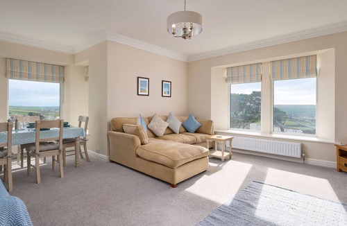 Burgh Island Apartment | Spacious flat: stunning views, close to beaches and pub - family & dog friendly