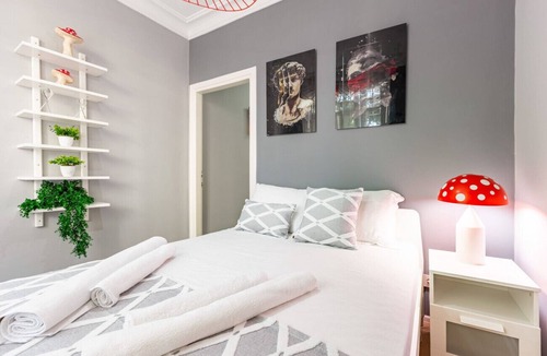 Fenerbahce Apartment | Spacious Flat with Balcony on Bagdat Street
