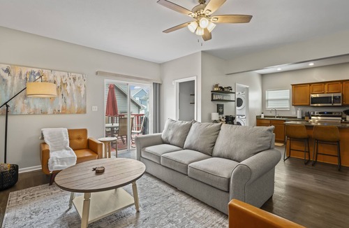 Kennedy King House | Spacious for Groups~Game Room~5 Min to Mass Ave