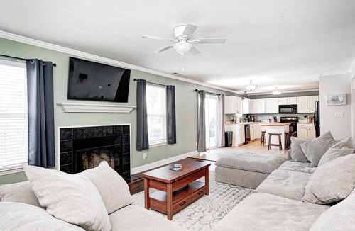 Noblesville House | Spacious for Groups & Families~Hot Tub~Private Yard~Walk to Ruoff~Dog Friendly!