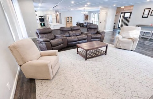 Lake Elmo House | Spacious Forest Retreat Near Stillwater – Sleeps 11 – Skiing & Game Room