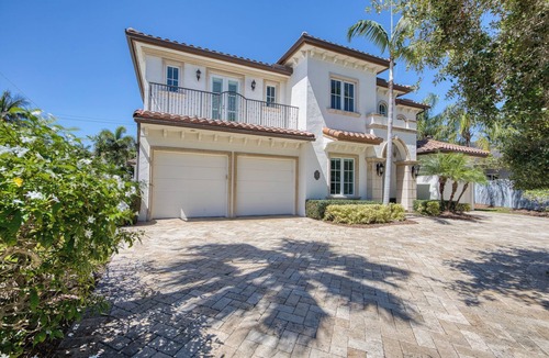 East Fort Lauderdale House | Spacious Four Bedroom Home close to Fort Lauderdale Beach and Las Olas
