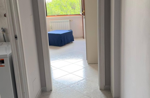 Torre del Greco Apartment | Spacious fourth floor apartment in Torre del Greco 3 bedrooms 1 bathroom and kitchen