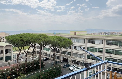 Torre del Greco Apartment | Spacious fourth floor apartment in Torre del Greco 3 bedrooms 1 bathroom and kitchen
