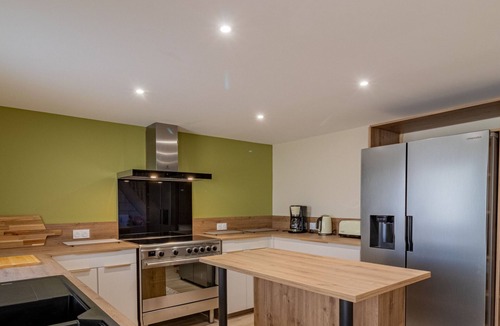 Blaison-Saint-Sulpice Cottage | Spacious 8-bedroom cottage in Anjou vineyards