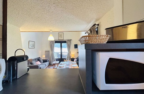Monetier-les-Bains Apartment | Spacious Triplex 4 rooms, sleeps 7, near slopes, parking, quiet