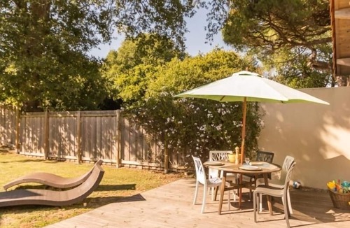 Saint-Brevin-les-Pins Cottage | Spacious Eco-friendly Cottage, 2 km from the Ocean, with Garden, Terrace, and Modern Amenities