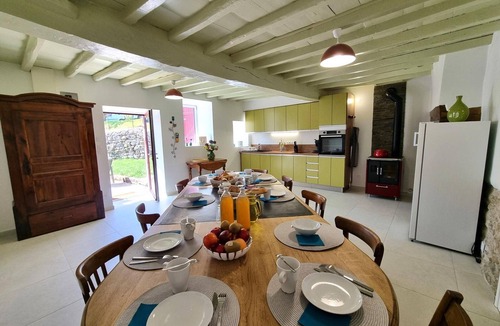 Saint-Denis-sur-Coise Cottage | Spacious house with spa and garden for 10 people