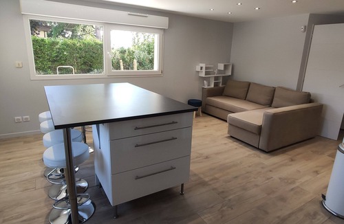 Saint-Priest-en-Jarez House | SPACIOUS 2-BEDROOM APARTMENT 90M2 IN HOUSE WITH SWIMMING POOL