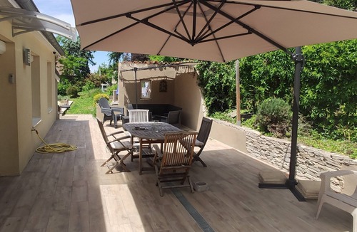 Saint-Priest-en-Jarez House | SPACIOUS 2-BEDROOM APARTMENT 90M2 IN HOUSE WITH SWIMMING POOL