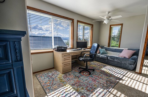 Bigfork House | Spacious Friendly Home w/5 King Beds, Hot Tub, Firepit, Gorgeous Lake Views