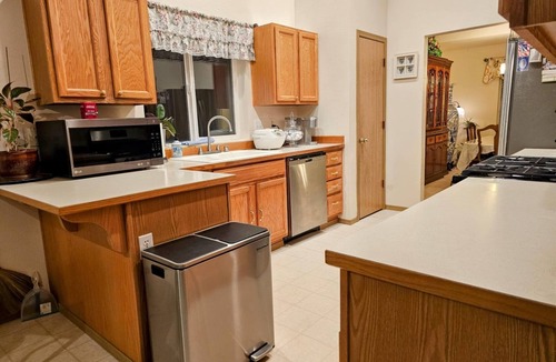 Parkwood House | Spacious Full 5 Bed Family Home in Quaint and Central Location Port Orchard