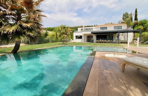 Meyreuil Villa | Spacious, fully air-conditioned family villa with private pool