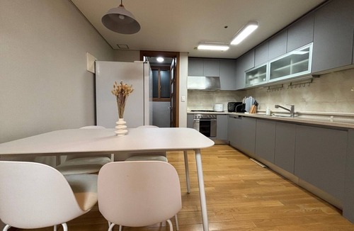 Yeoksam Apartment | Spacious & Fully Equipped Apartment in Gangnam