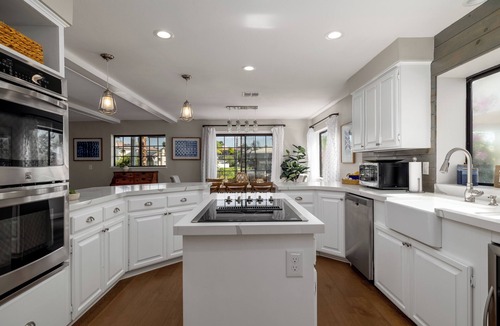 Canyon Lake House | Spacious fully remodeled lakefront 5-bedroom house in beautiful Canyon Lake