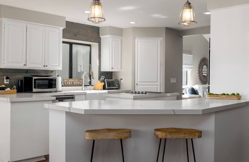 Canyon Lake House | Spacious fully remodeled lakefront 5-bedroom house in beautiful Canyon Lake