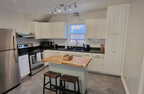 Bardstown House | Spacious, Fully-Stocked, Walking distance to Downtown