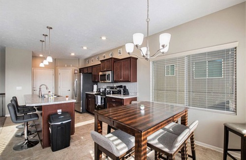 Omaha House | Spacious, Fun & Comfy ~ Game & Cinema Room ~ Yard!