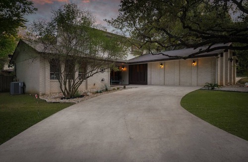Vance Jackson House | Spacious Fun-Filled Retreat with Pool and Hot Tub