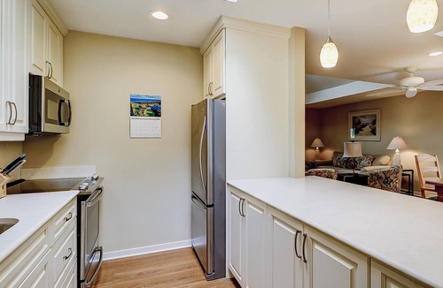 Beach Lagoon Condo | Spacious Getaway, Steps Away From The Ocean